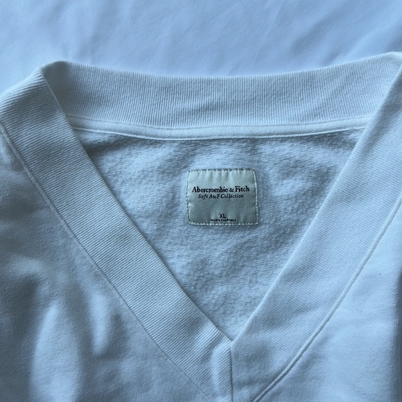 White Abercomie + Fitch vest - XL - Picture 3 of 3